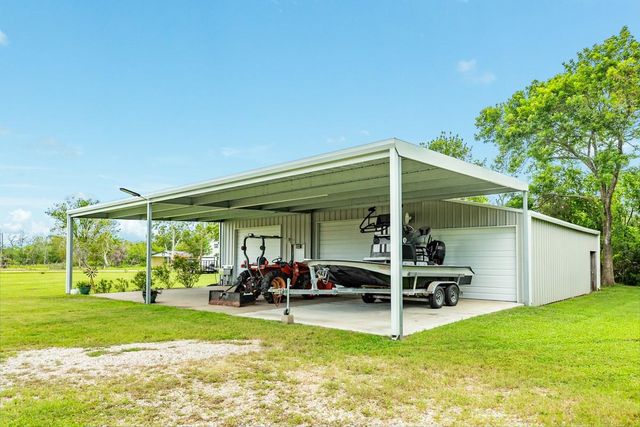 131 Bastrop Bayou Drive, Angleton, TX 77515