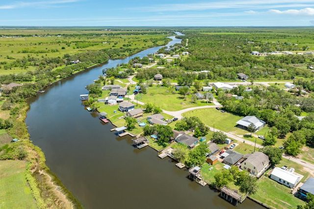 131 Bastrop Bayou Drive, Angleton, TX 77515