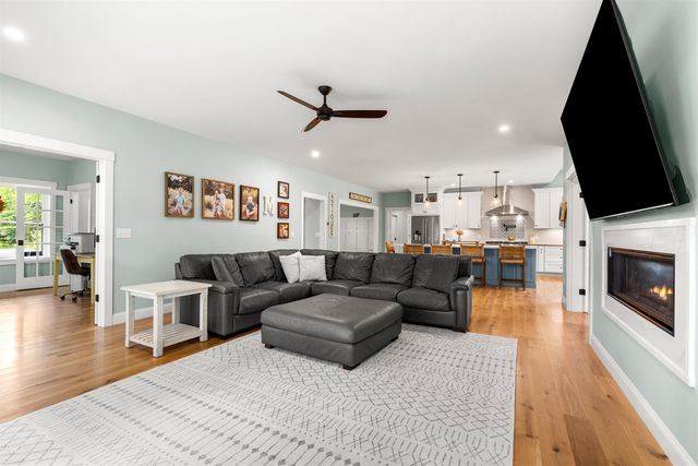 40 Province Road, Strafford, NH 03884