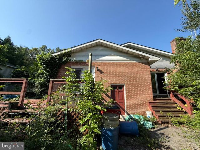 608 GOSLING MARSH RD, Martinsburg, WV 25404