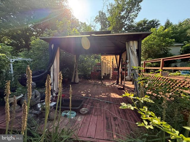 608 GOSLING MARSH RD, Martinsburg, WV 25404