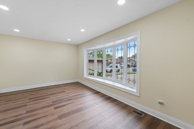 10403 Broadmoor Drive, Palos Hills, IL 60465