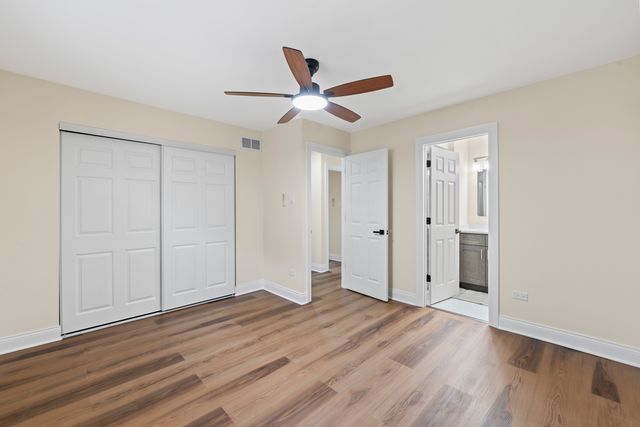 10403 Broadmoor Drive, Palos Hills, IL 60465