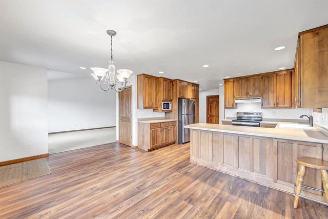 1072 TRABOH COURT, De Pere, WI 54115