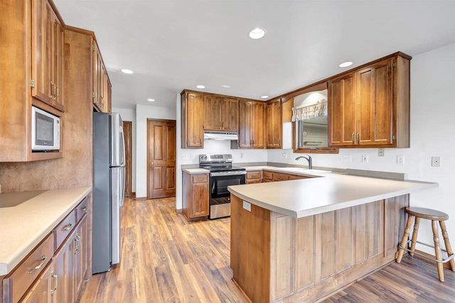 1072 TRABOH COURT, De Pere, WI 54115