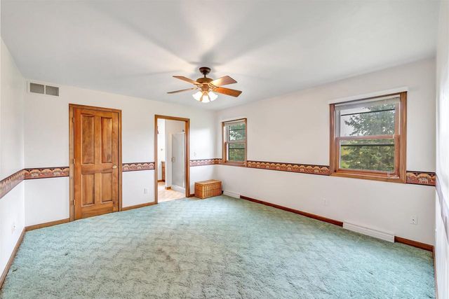 1072 TRABOH COURT, De Pere, WI 54115