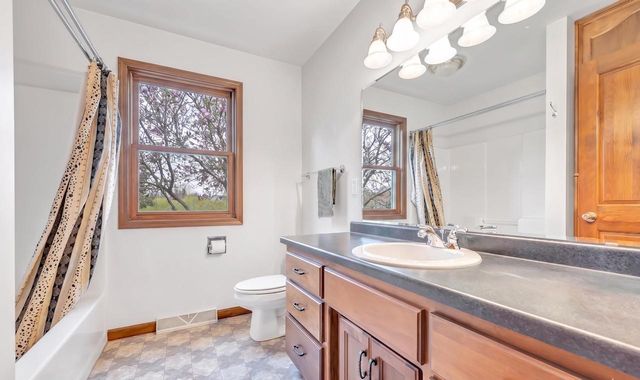 1072 TRABOH COURT, De Pere, WI 54115