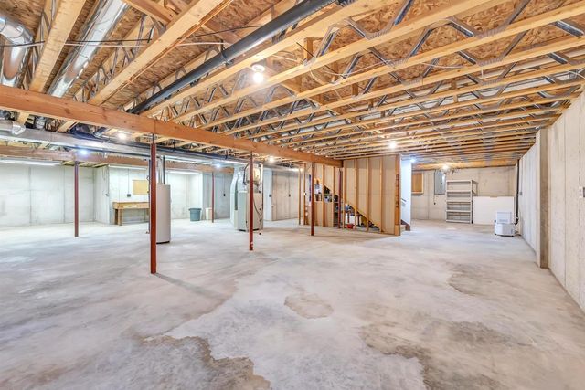 1072 TRABOH COURT, De Pere, WI 54115
