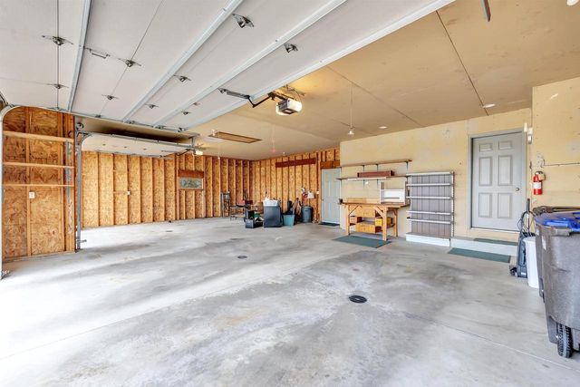 1072 TRABOH COURT, De Pere, WI 54115