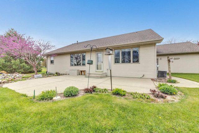 1072 TRABOH COURT, De Pere, WI 54115