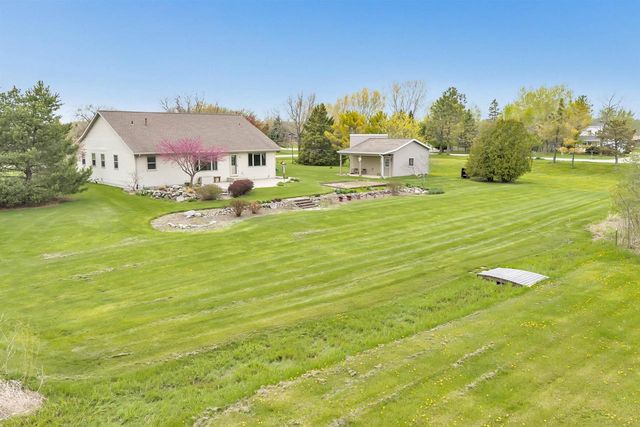 1072 TRABOH COURT, De Pere, WI 54115