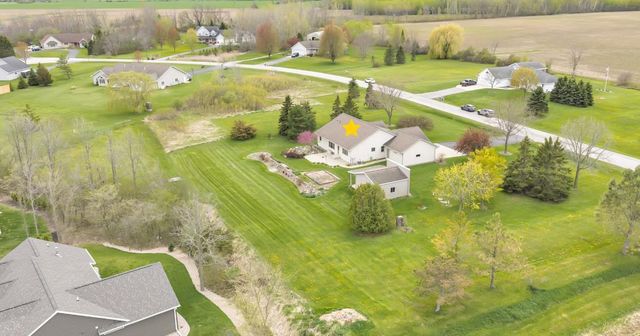 1072 TRABOH COURT, De Pere, WI 54115