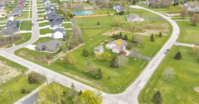 1072 TRABOH COURT, De Pere, WI 54115