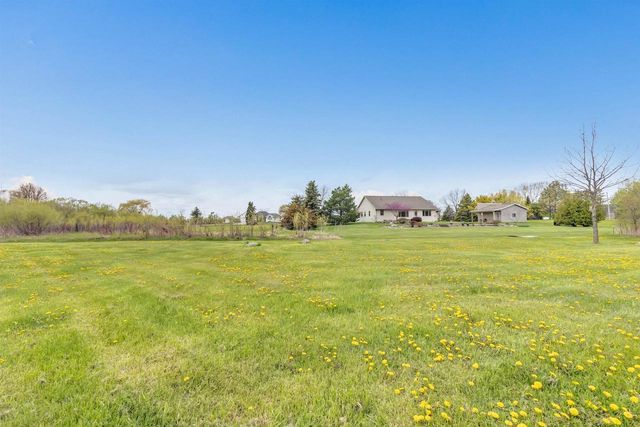 1072 TRABOH COURT, De Pere, WI 54115
