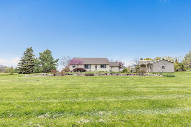 1072 TRABOH COURT, De Pere, WI 54115