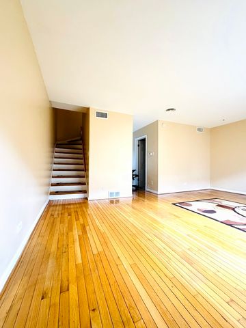 4035 N Keystone Avenue, Chicago, IL 60641