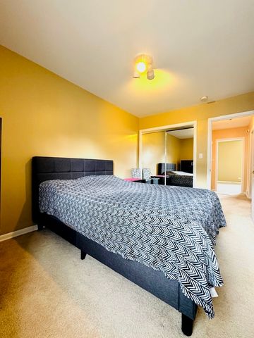 4035 N Keystone Avenue, Chicago, IL 60641