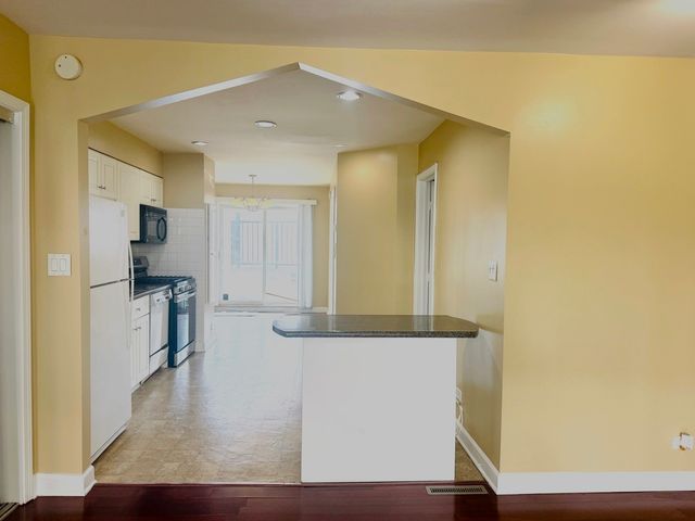 4035 N Keystone Avenue, Chicago, IL 60641