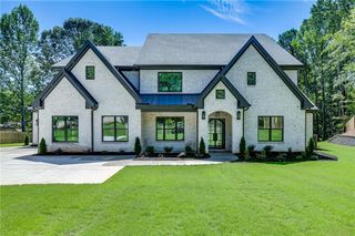 5222 L J Martin Drive, Gainesville, GA 30507