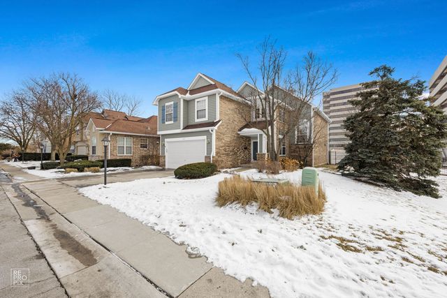 1107 Essex Drive, Oakbrook Terrace, IL 60181