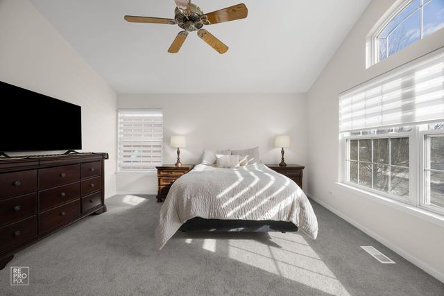 1107 Essex Drive, Oakbrook Terrace, IL 60181