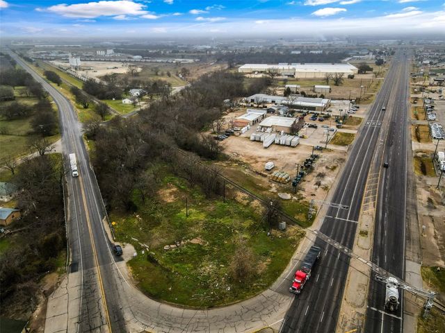 1717 N Main Street, Cleburne, TX 76033