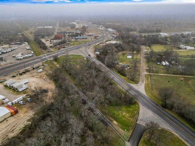 1717 N Main Street, Cleburne, TX 76033