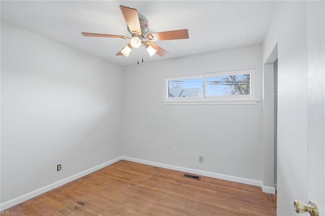 32 Astor DR, Newport News, VA 23608