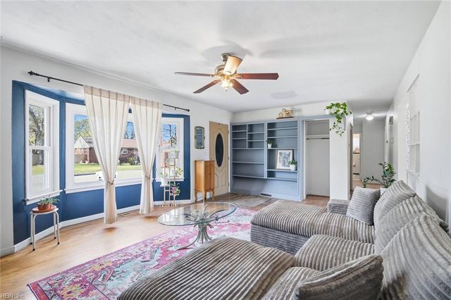 32 Astor DR, Newport News, VA 23608