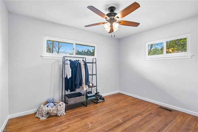 32 Astor DR, Newport News, VA 23608