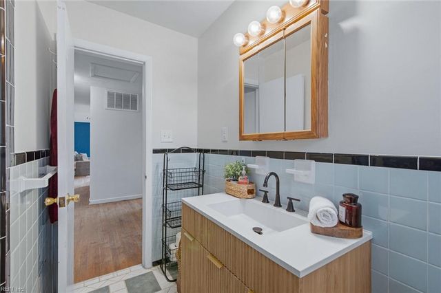 32 Astor DR, Newport News, VA 23608