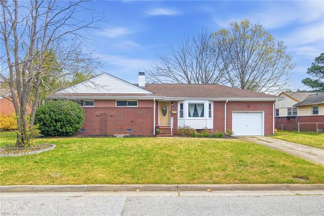 32 Astor DR, Newport News, VA 23608