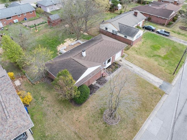 32 Astor DR, Newport News, VA 23608