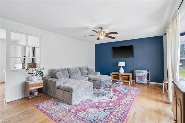 32 Astor DR, Newport News, VA 23608