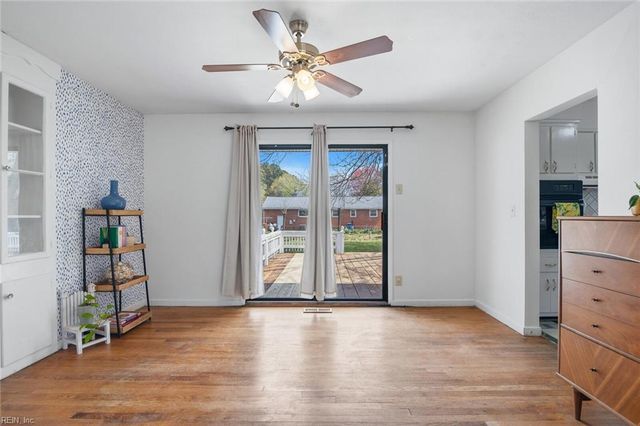 32 Astor DR, Newport News, VA 23608