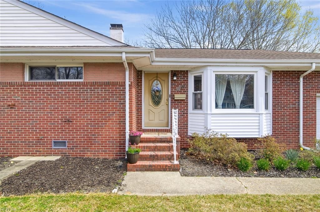 32 Astor DR, Newport News, VA 23608