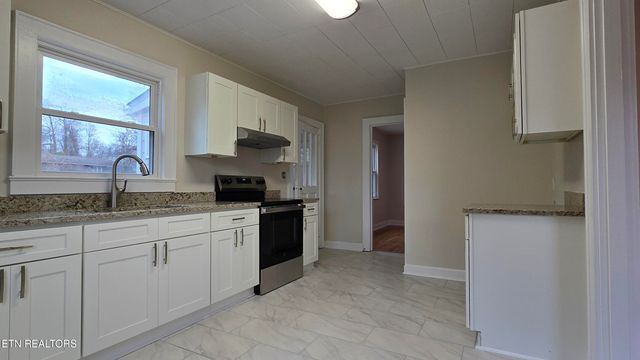 6108 Easton Rd, Knoxville, TN 37920