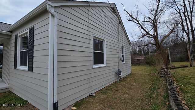 6108 Easton Rd, Knoxville, TN 37920