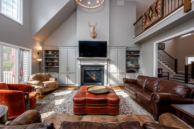 3040 Dunes Valley Path, Stevensville, MI 49127