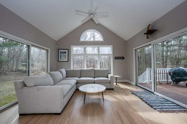 3040 Dunes Valley Path, Stevensville, MI 49127