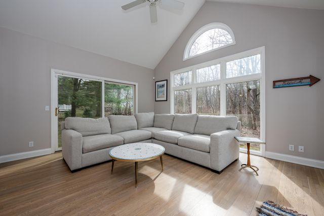 3040 Dunes Valley Path, Stevensville, MI 49127