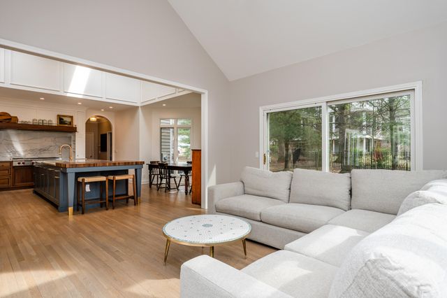 3040 Dunes Valley Path, Stevensville, MI 49127