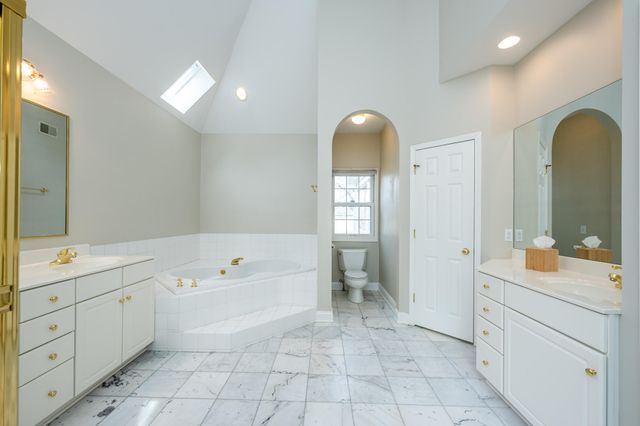 3040 Dunes Valley Path, Stevensville, MI 49127