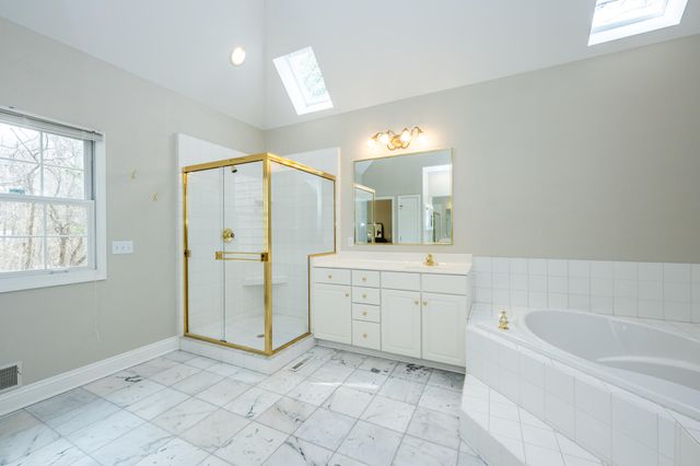 3040 Dunes Valley Path, Stevensville, MI 49127