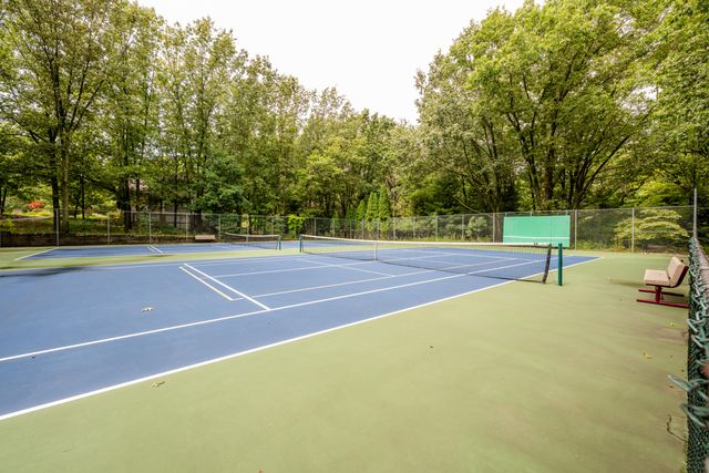 3040 Dunes Valley Path, Stevensville, MI 49127