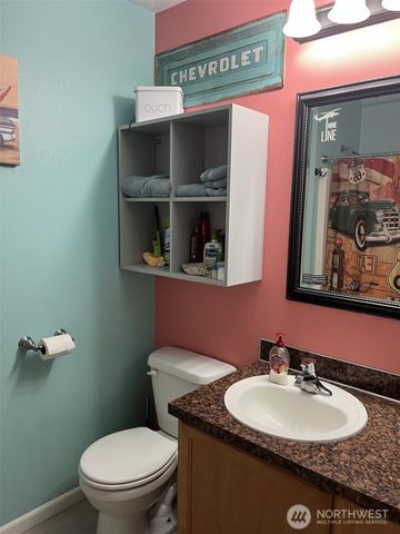 387 Max William Loop, Poulsbo, WA 98370