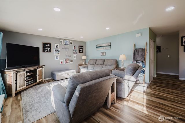 387 Max William Loop, Poulsbo, WA 98370