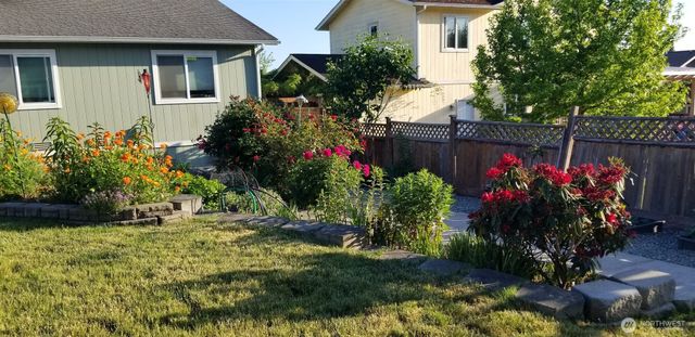 387 Max William Loop, Poulsbo, WA 98370