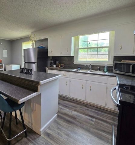 203 Cherry Ln, Mcminnville, TN 37110