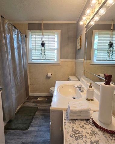 203 Cherry Ln, Mcminnville, TN 37110